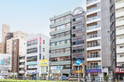 JR巣鴨駅南口・A2出口から徒歩1分 土曜日は13:30まで診療